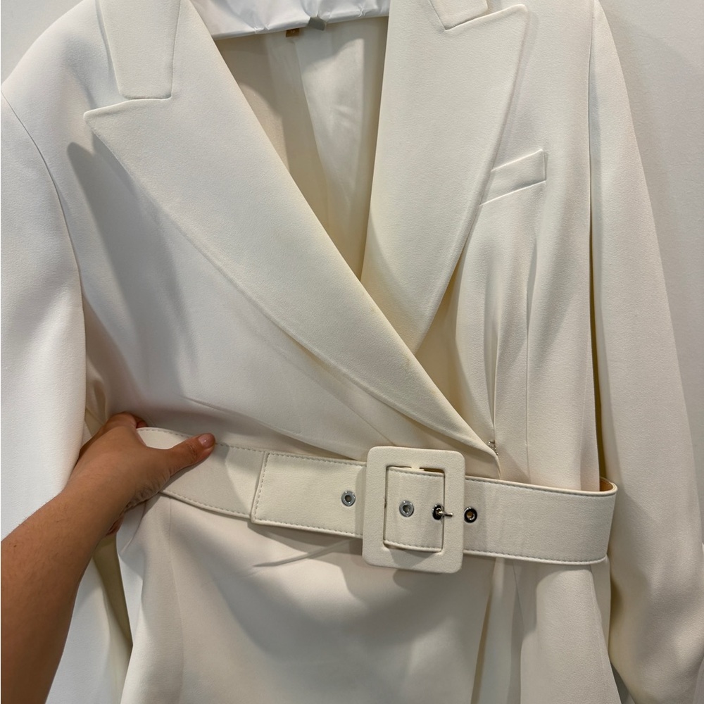 Michael Kors Collection Belted Blazer - Picture 13 of 17